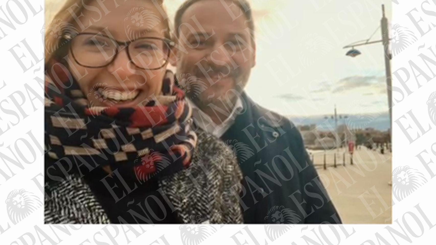 La 'Love story' de Ábalos y Jésica: el vídeo completo a lo 'Pretty woman' de una historia pagada con dinero público