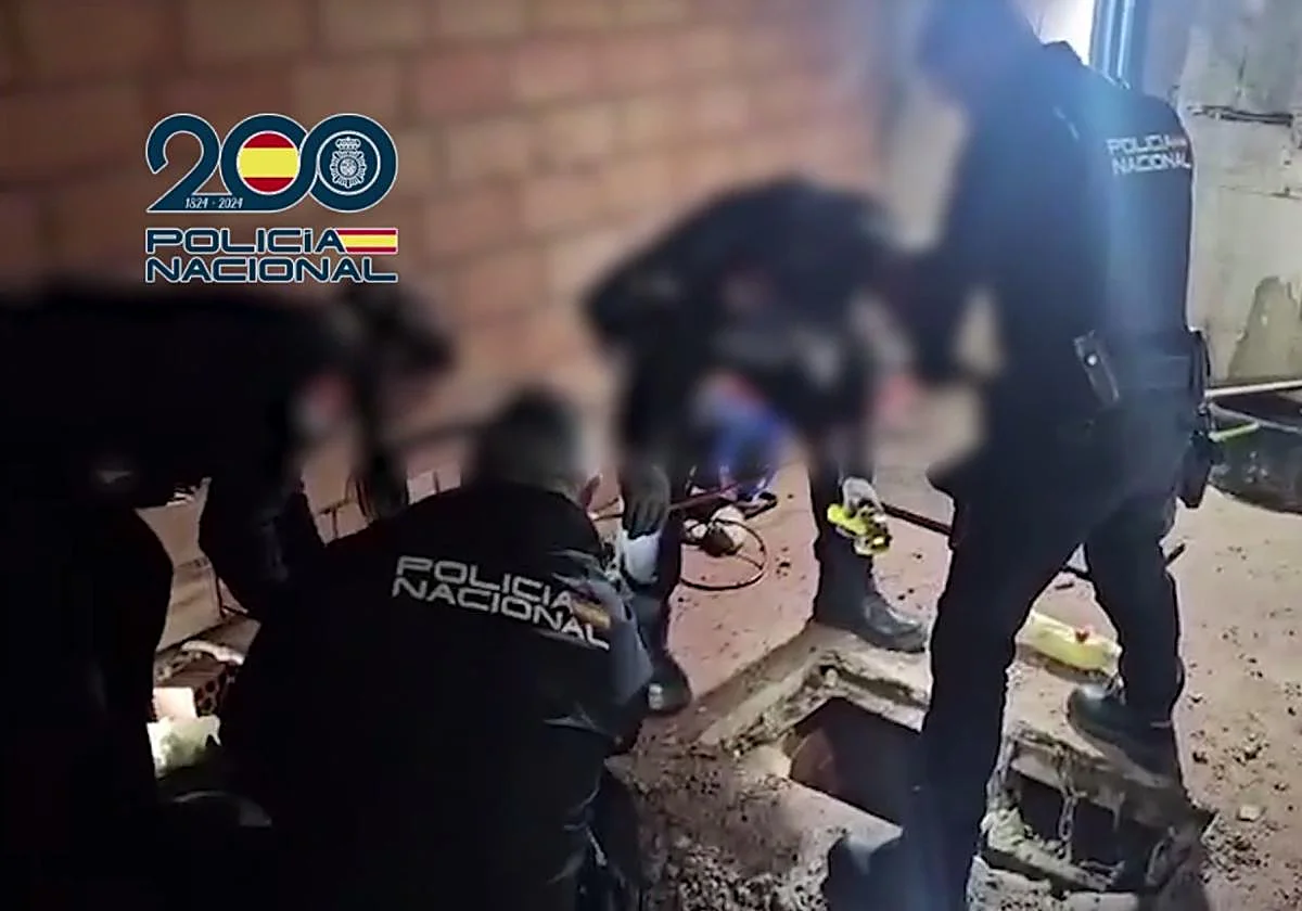 Un coladero de droga a 19 metros bajo tierra: así era el 'narcotúnel' de Ceuta que explotaban desde Málaga