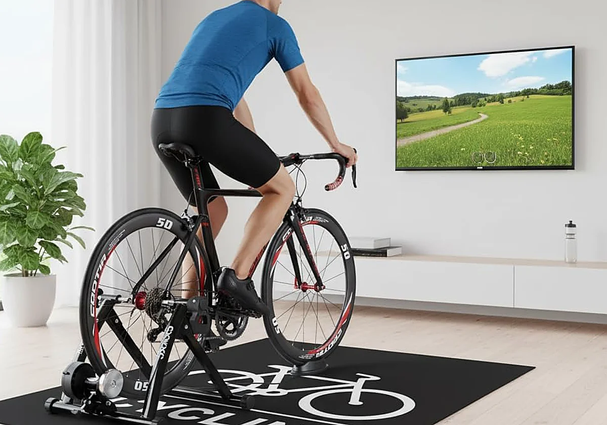 Los mejores rodillos de bicicleta para entrenar en casa y hacer kilómetros cuando quieras