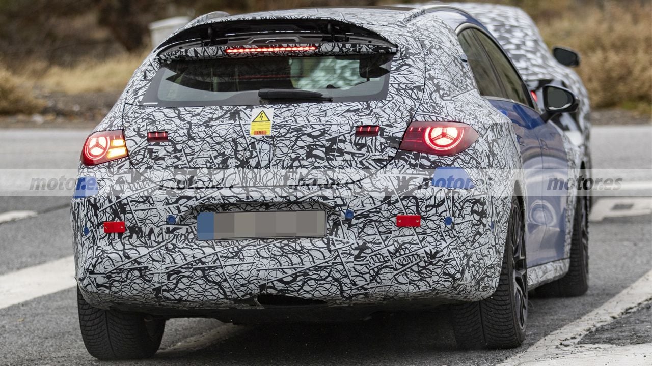 Cazado el Mercedes-AMG CLA Shooting Brake eléctrico en pruebas, la aerodinámica activa marca su enfoque más radical