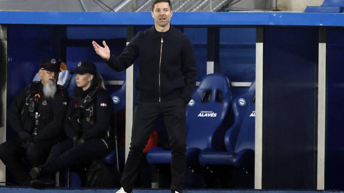 "Xabi Alonso sigue en la sartén"