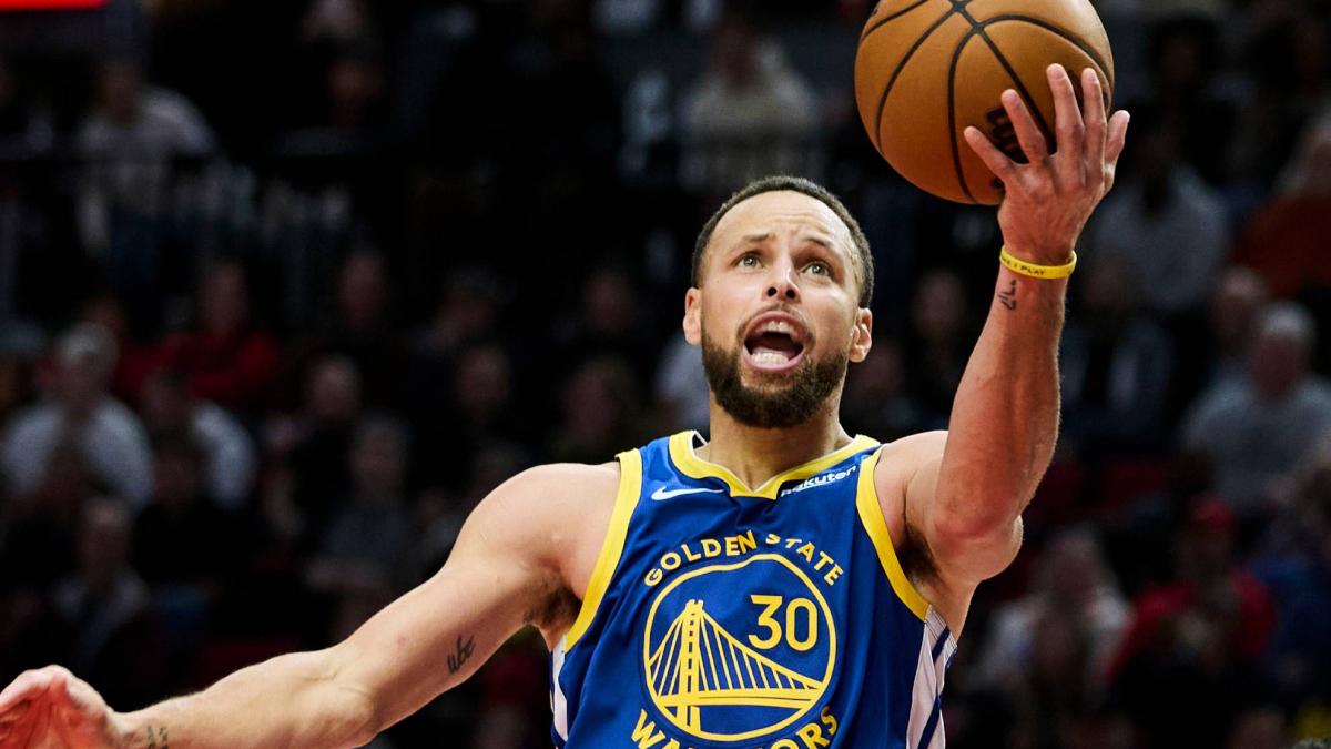 Curry se convierte en villano a pesar de meter 48 puntos con 12 triples