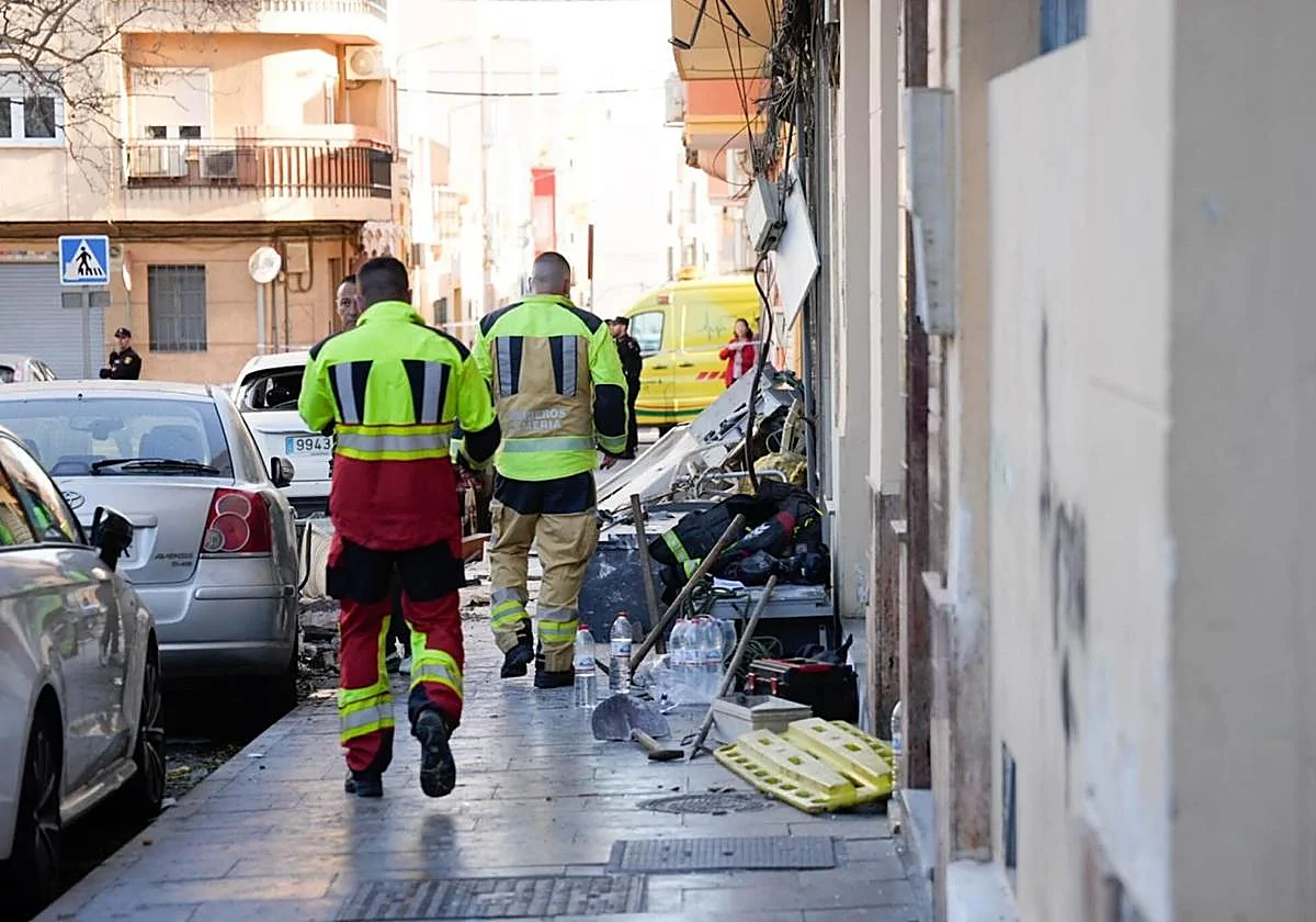 Un fallecido y dos heridos en una explosión de gas en un bar de Almería