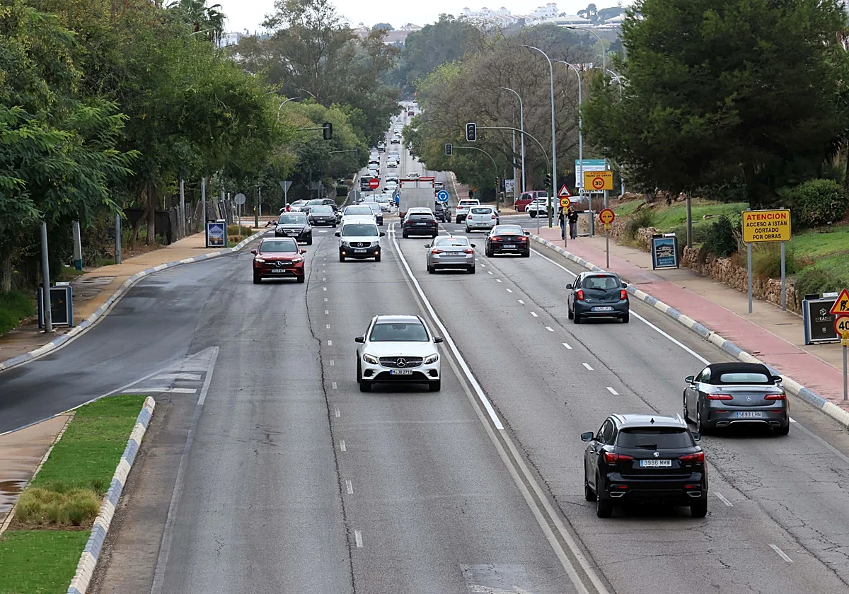 Marbella avanza en su gran 'bulevar' y lo coronará con un obelisco de 40 metros