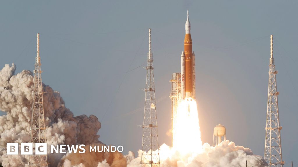 La misión Artemis II de la NASA despega rumbo a la órbita de la Luna en un histórico lanzamiento