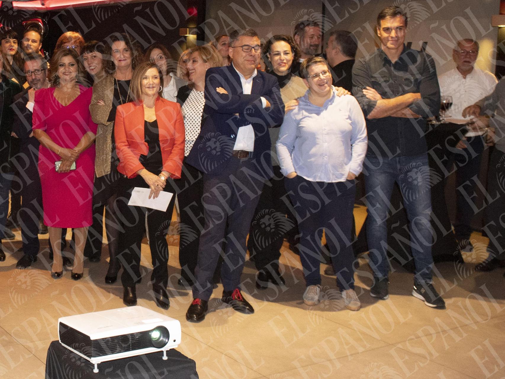 La noche de los dos vídeos de cumpleaños: Ábalos envió a Koldo el de Jésica después de que Sánchez viera el de Carolina