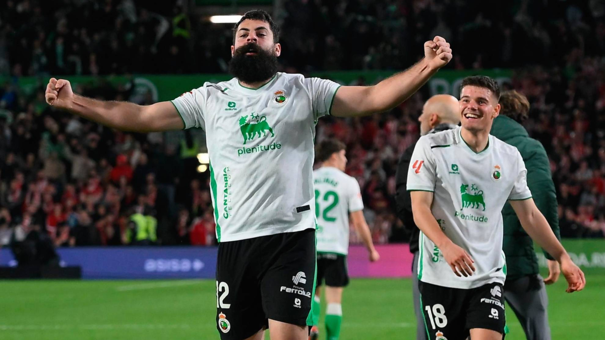 Villalibre lidera la victoria del Racing: "Es un premio a dos meses muy jodidos"