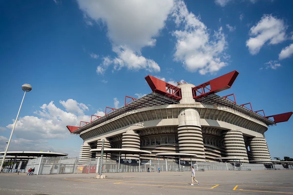 Registran el Ayuntamiento de Milán por la investigación sobre la venta de San Siro