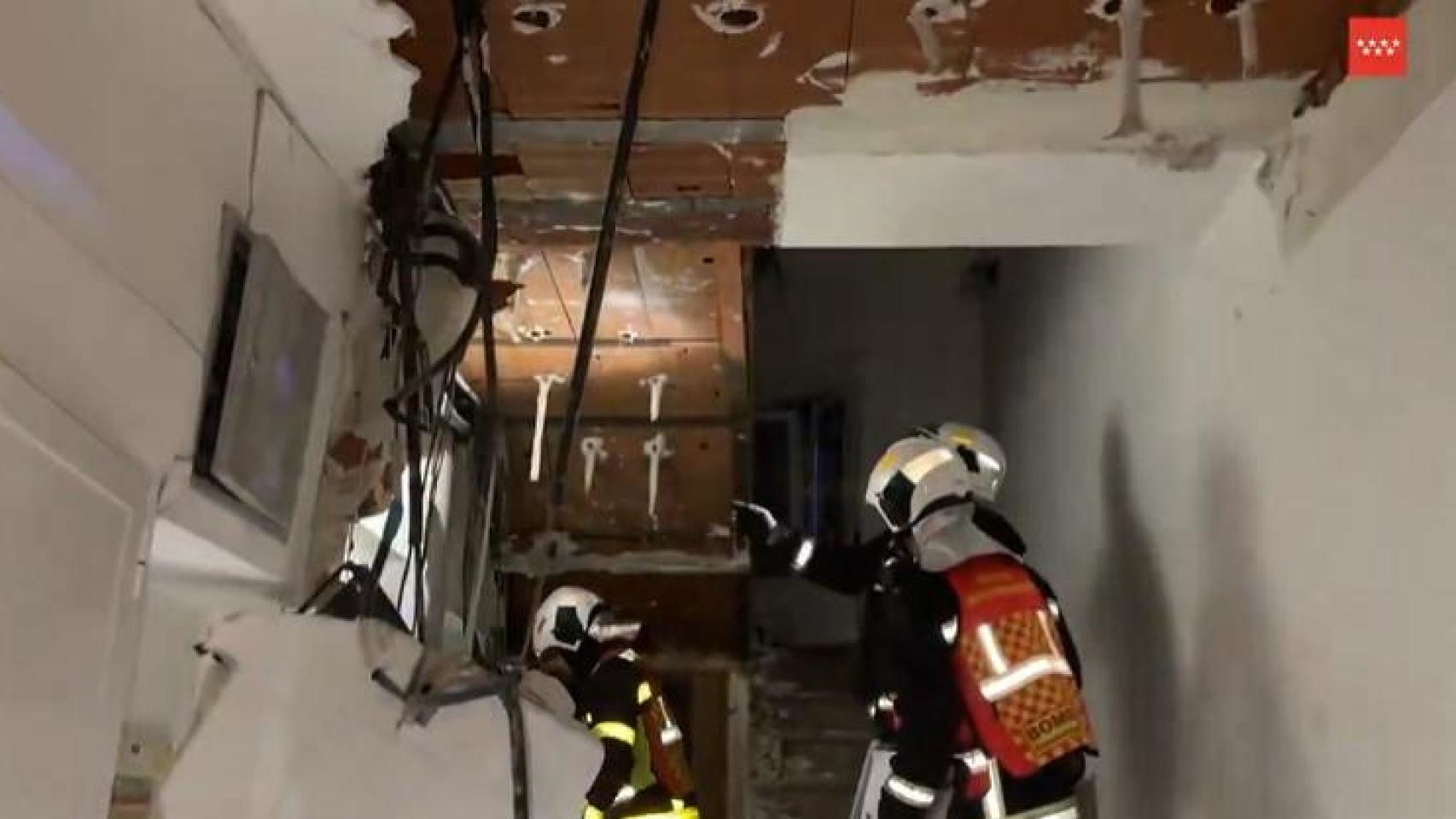 Tres heridos leves en una explosión en una vivienda en Moraleja de Enmedio (Madrid): hay graves daños en el edificio