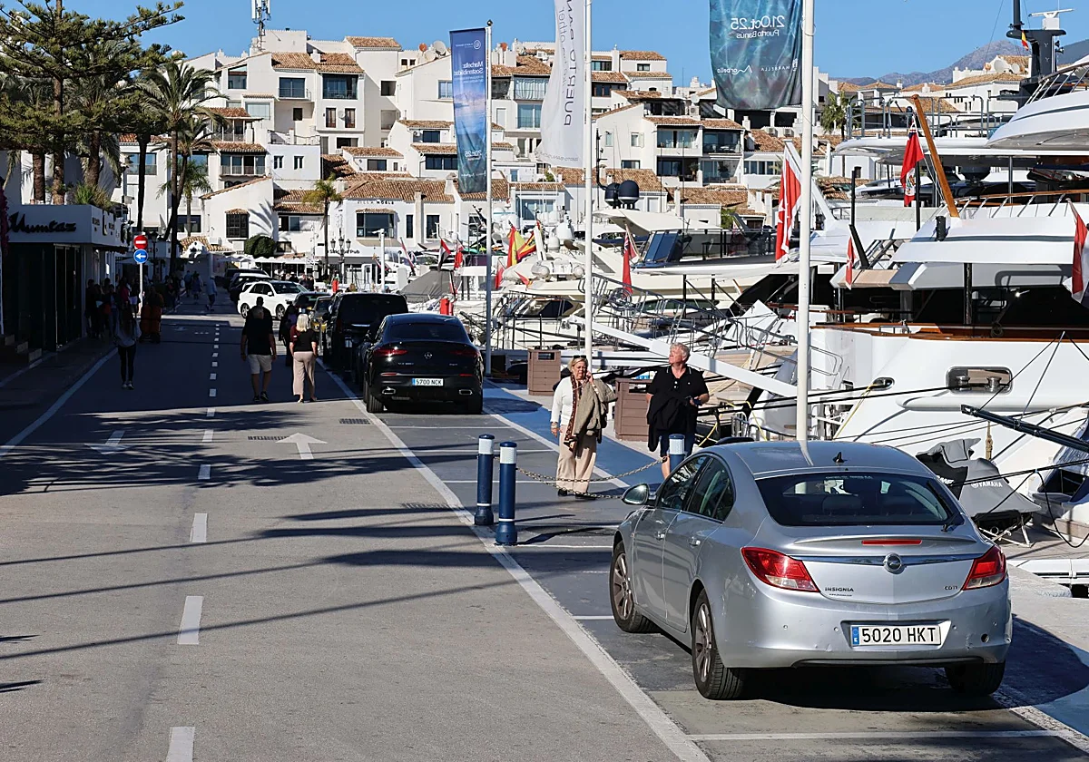 Baldeos diarios y hasta 19 trabajadores: así será el mantenimiento de Puerto Banús