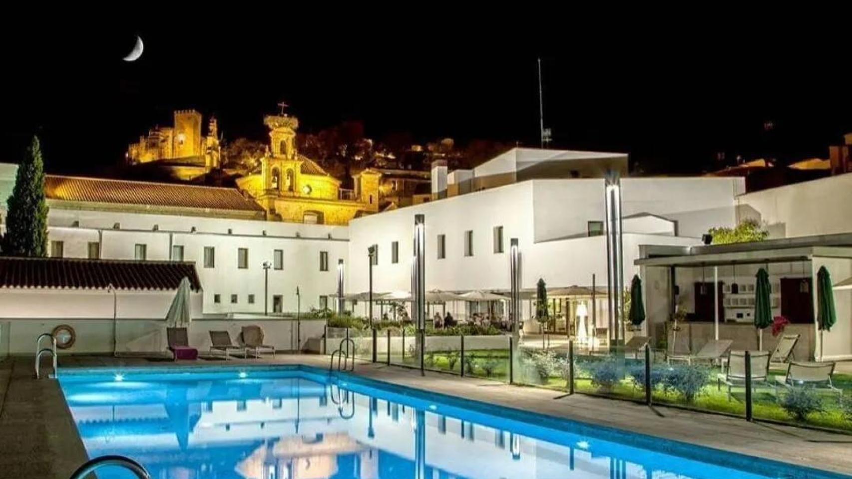 El restaurante con Solete Repsol escondido en un huerto de un antiguo convento del siglo XVII en la Sierra de Aracena
