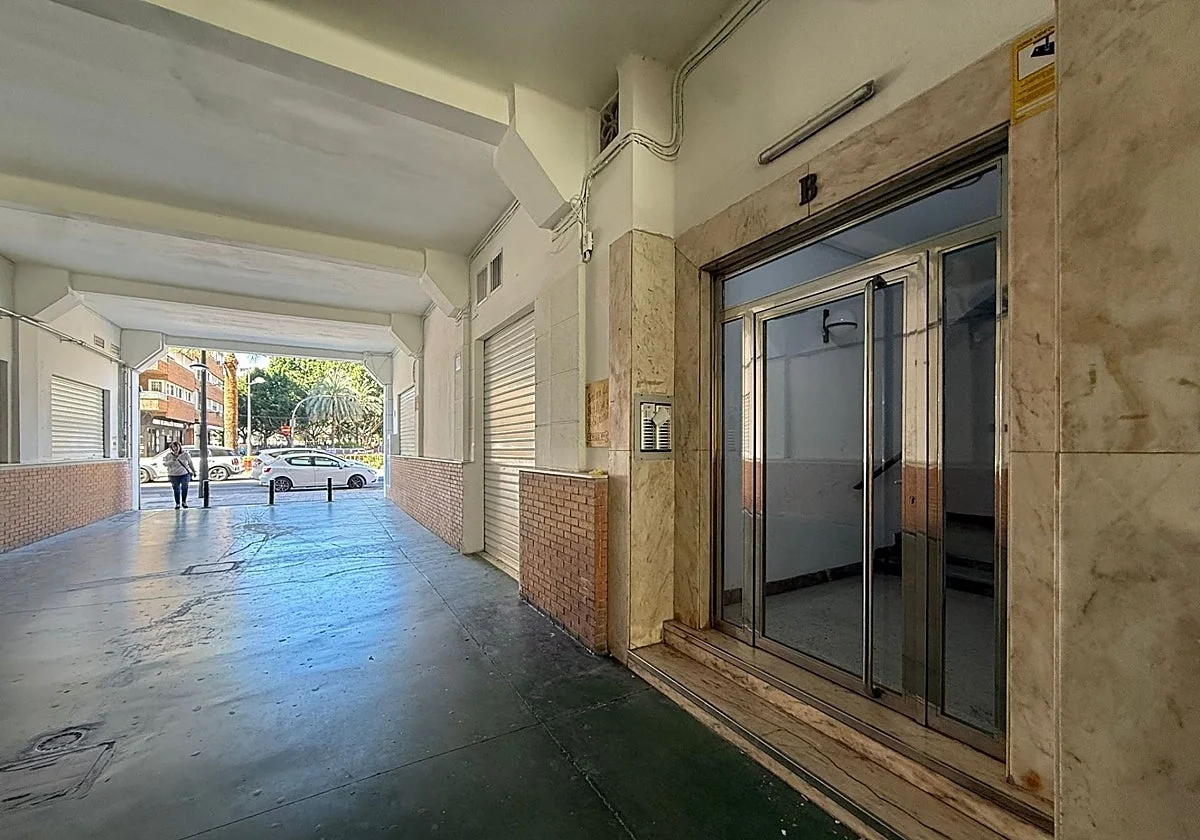 Hallan a un matrimonio muerto en el baño de su piso de Valencia por un escape de gas