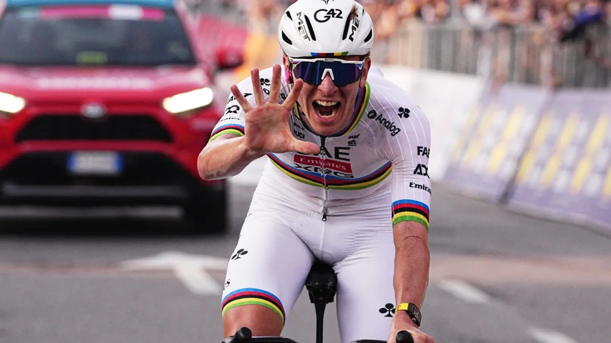 A vueltas sobre el reto 'imposible' de Pogacar: “¿Manita monumental? Si alguien puede es Tadej"