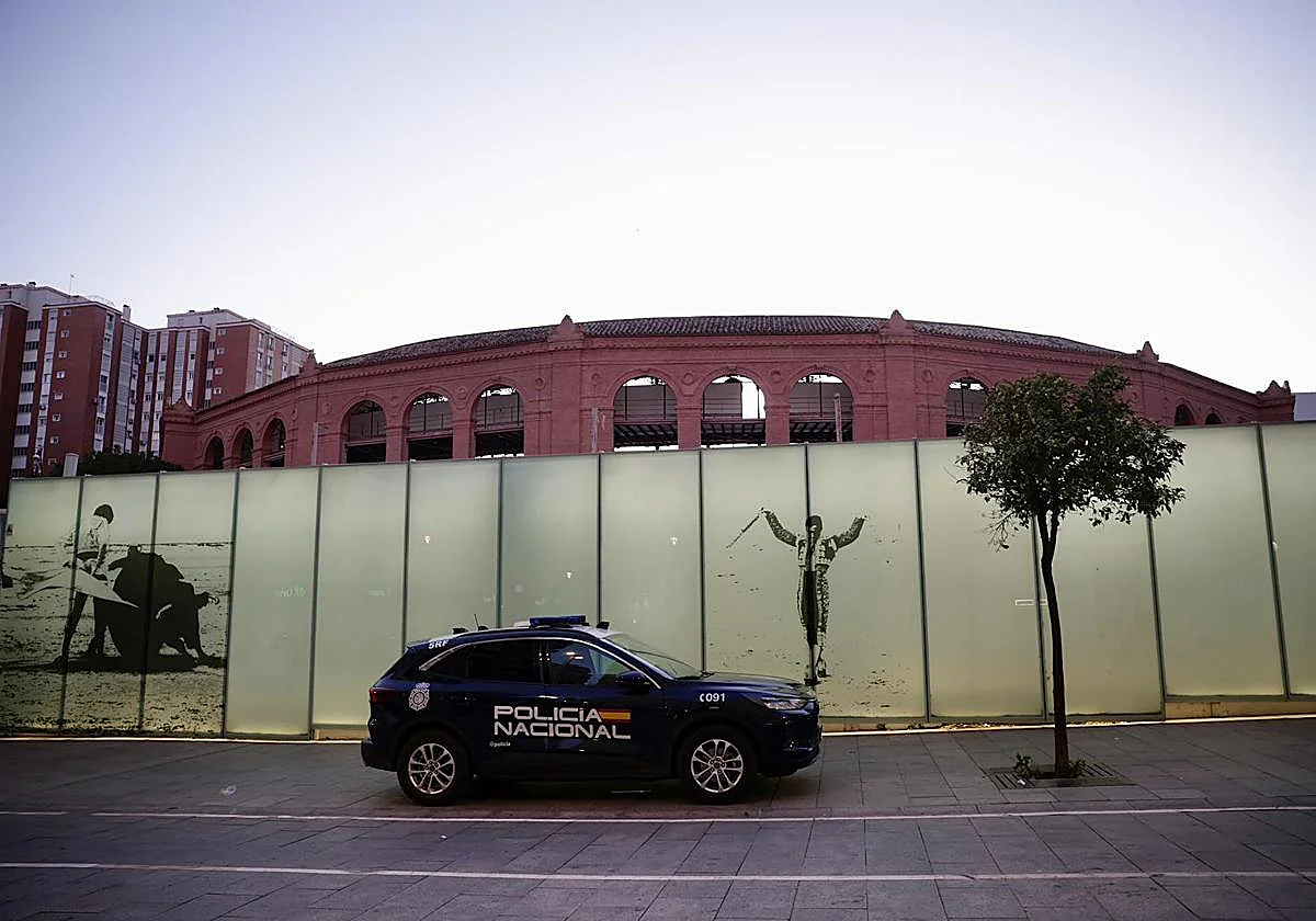 Un toro mata a un trabajador en la plaza de La Malagueta