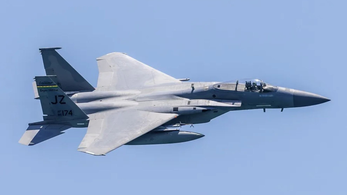 Irán derriba un caza de EEUU y ofrece una recompensa a quien encuentre al piloto