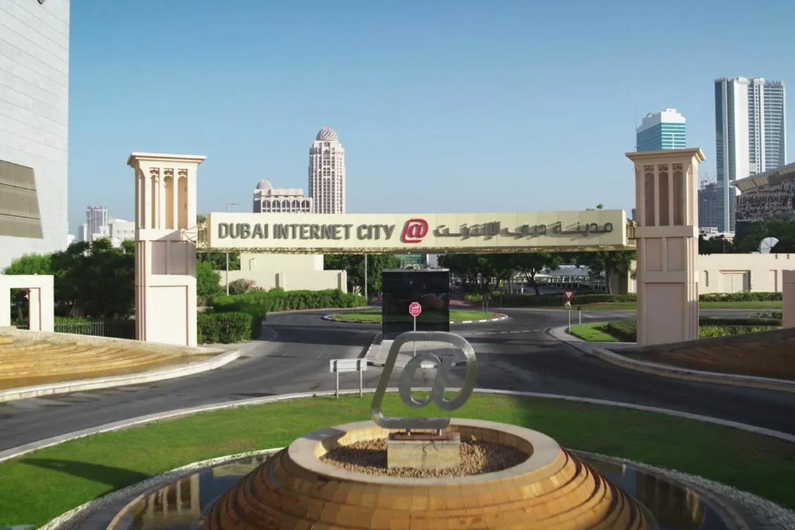 Un ataque en Dubái afecta al edificio de Oracle, que estaba amenazada por Irán