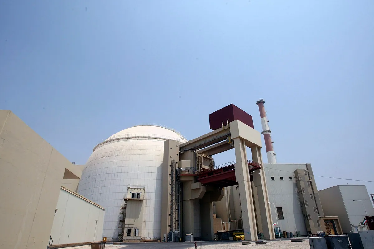 El OIEA confirma un ataque en las inmediaciones de la planta nuclear iraní de Bushehr