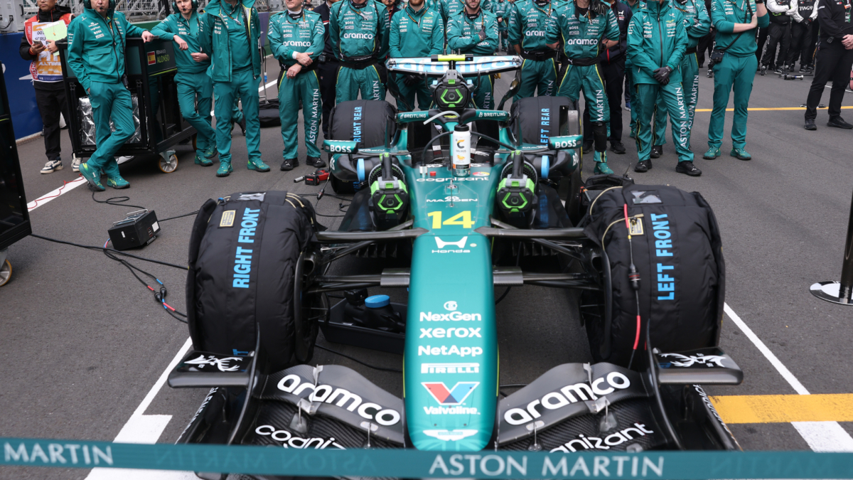 "Aston Martin parece un equipo de la Premier League"