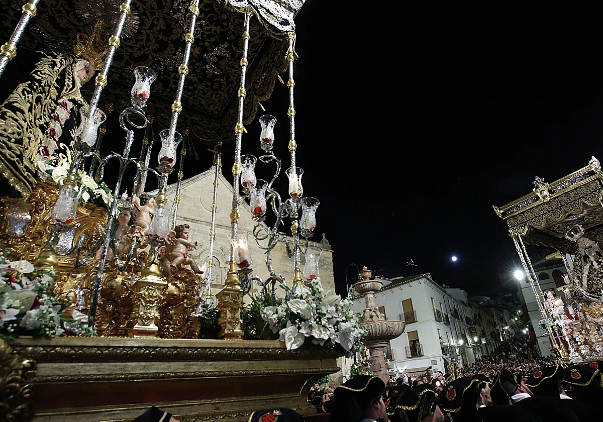 Antequera vibra con el encuentro de la Paz y el Socorro antes de correr las últimas «vegas»