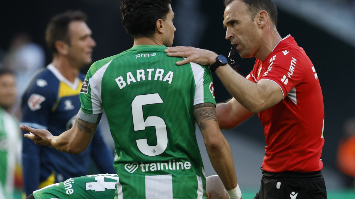 Bartra: "El empate sabe a poco porque hemos hecho un montón de ocasiones claras"