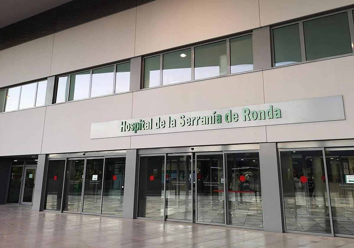 Tres heridos tras una aparatosa colisión frontal entre dos vehículos en la A-374 en Ronda