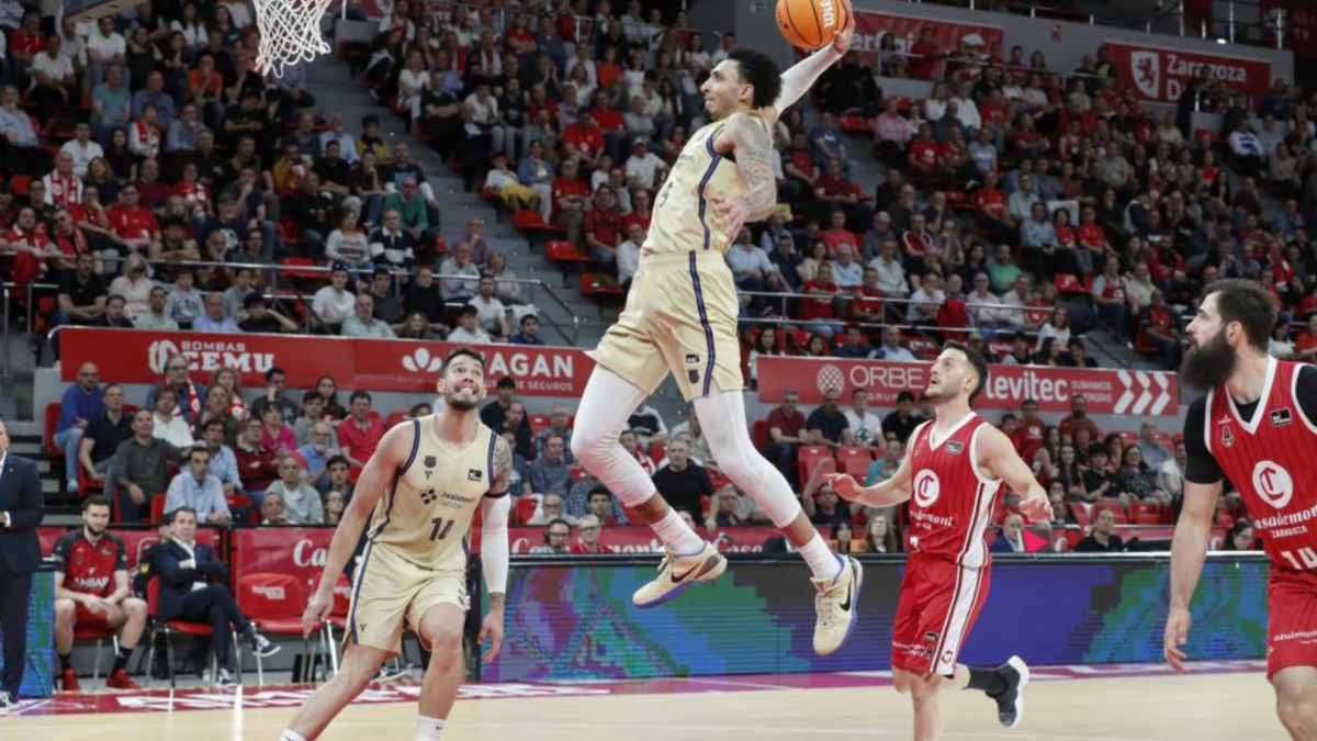 El Zaragoza de Yusta lleva al límite al Barça de Punter