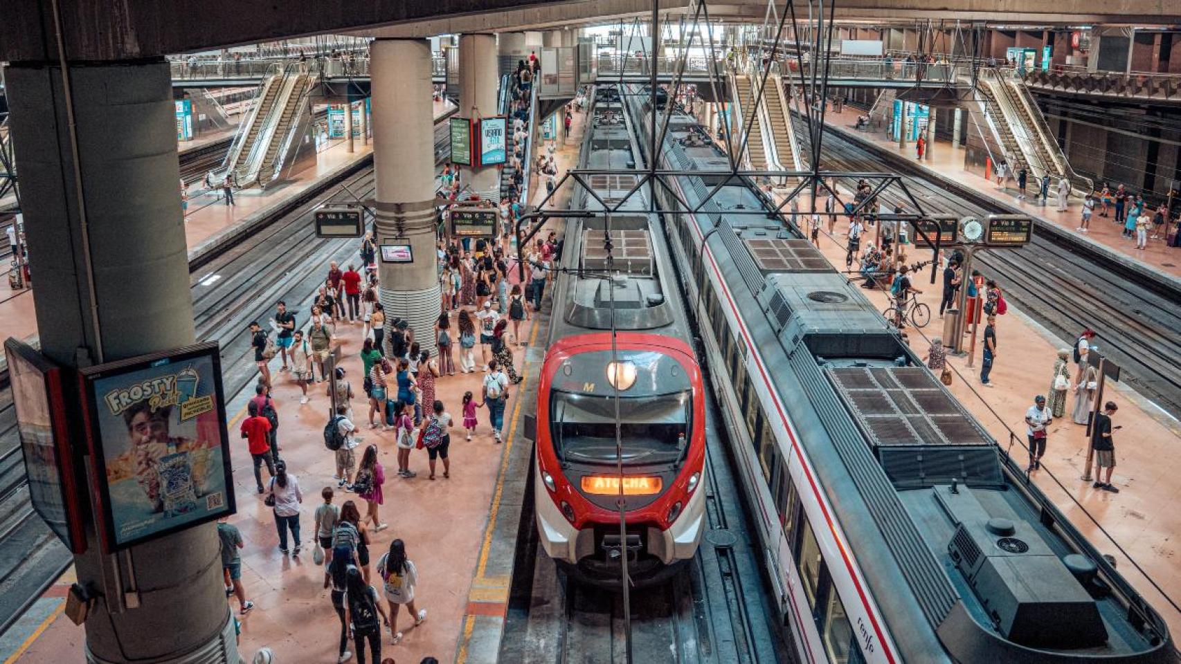 El Gobierno anuncia un abono único para viajar por el país en Cercanías, Media Distancia y autobús por 60 euros