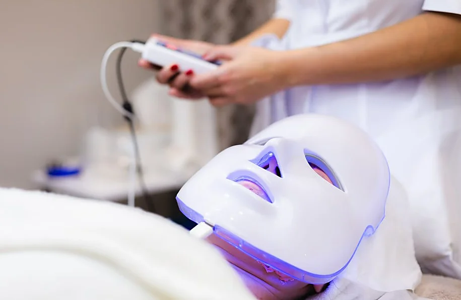 Estas máscaras LED son la solución para rejuvenecer tu piel sin esfuerzo