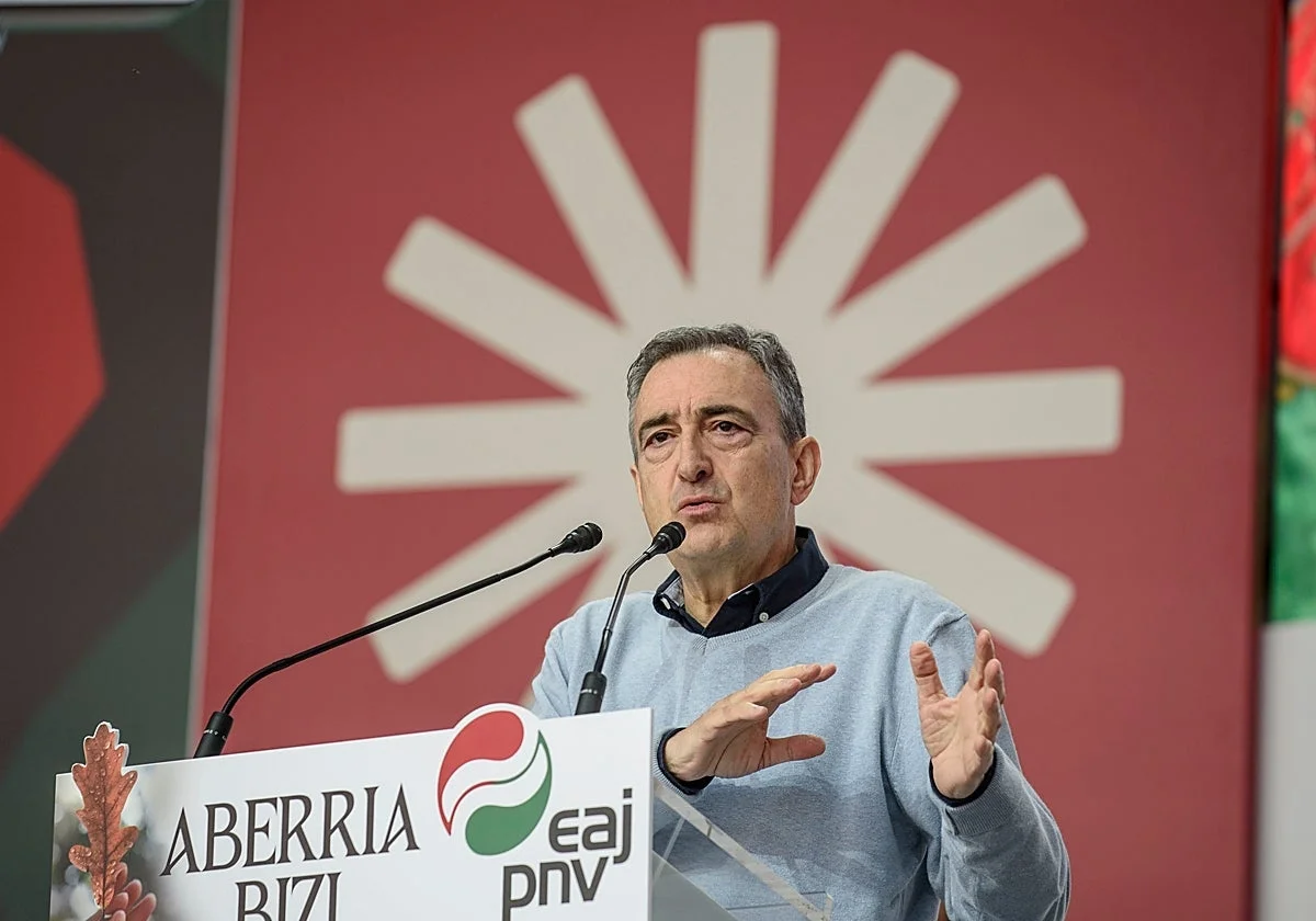 Esteban se enzarza con Ayuso: «Que tu principal reivindicación nacional sea tomarse una caña en una terraza es una catetada»