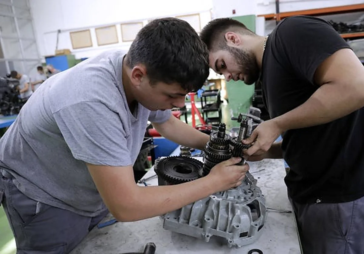 La segunda vía para acceder a la FP: casi 2.000 malagueños se apuntan a las pruebas de acceso