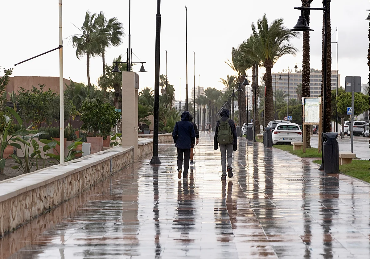 Storm Emilia says goodbye to coastal Malaga: yellow warning for torrential rain early on Tuesday
