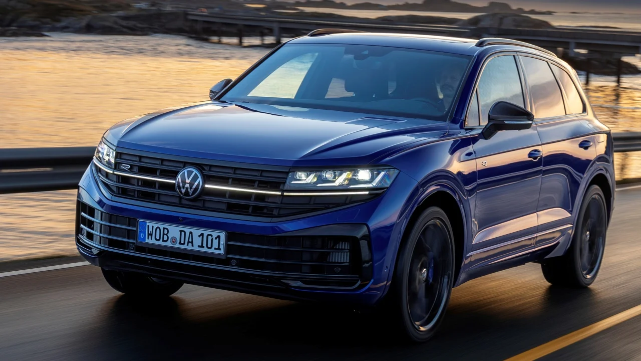 El futuro Touareg eléctrico según Volkswagen: "Es el SUV para quien no quiera aparecer en un Porsche Macan"