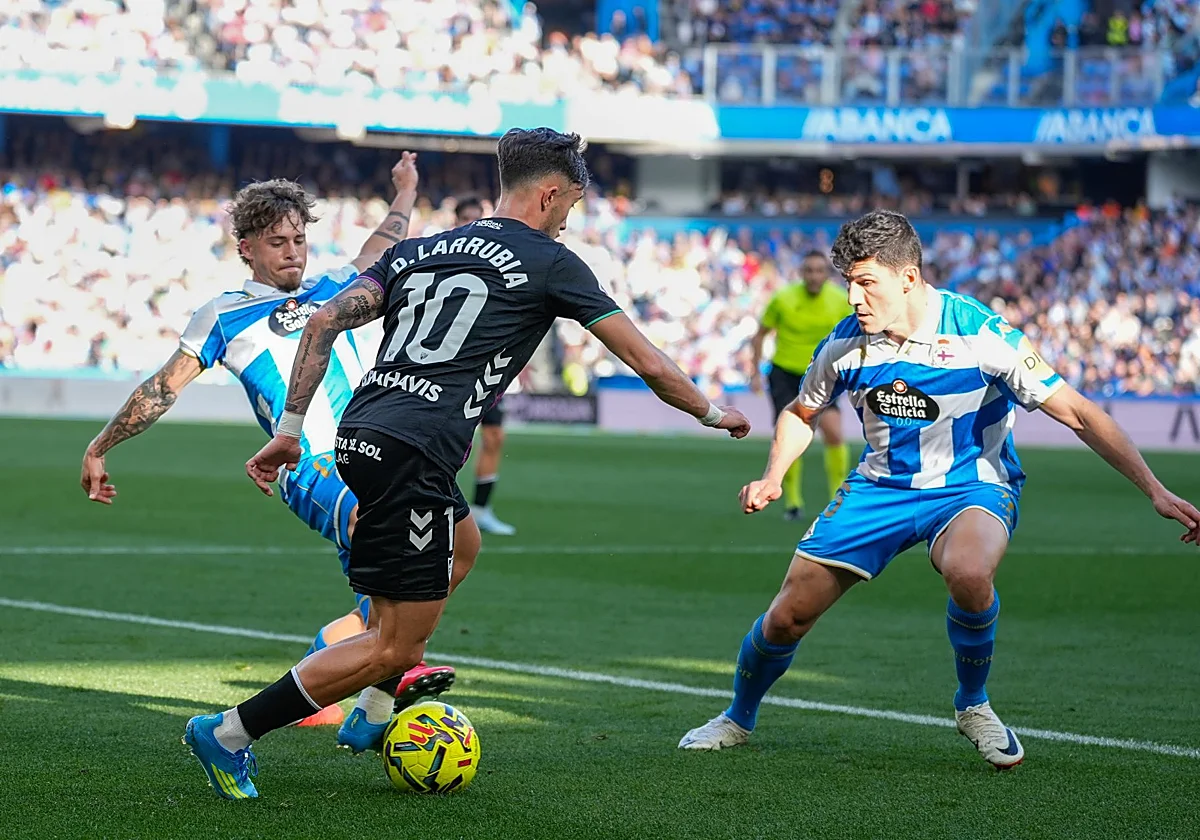 Sigue la pesadilla en el Málaga: Larrubia también se queda fuera por una lesión en el pie izquierdo