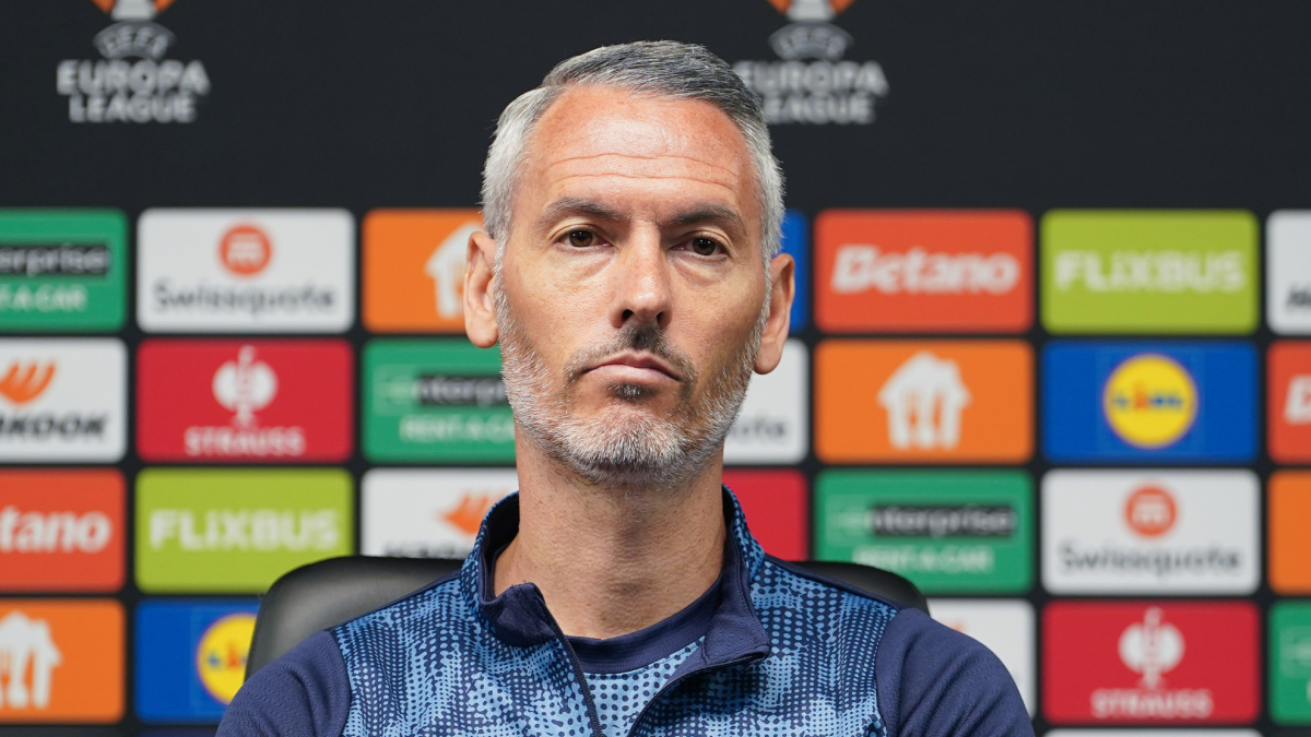 Carlos Vicens, técnico del Braga, en alerta ante la "contundencia" del ataque del Betis