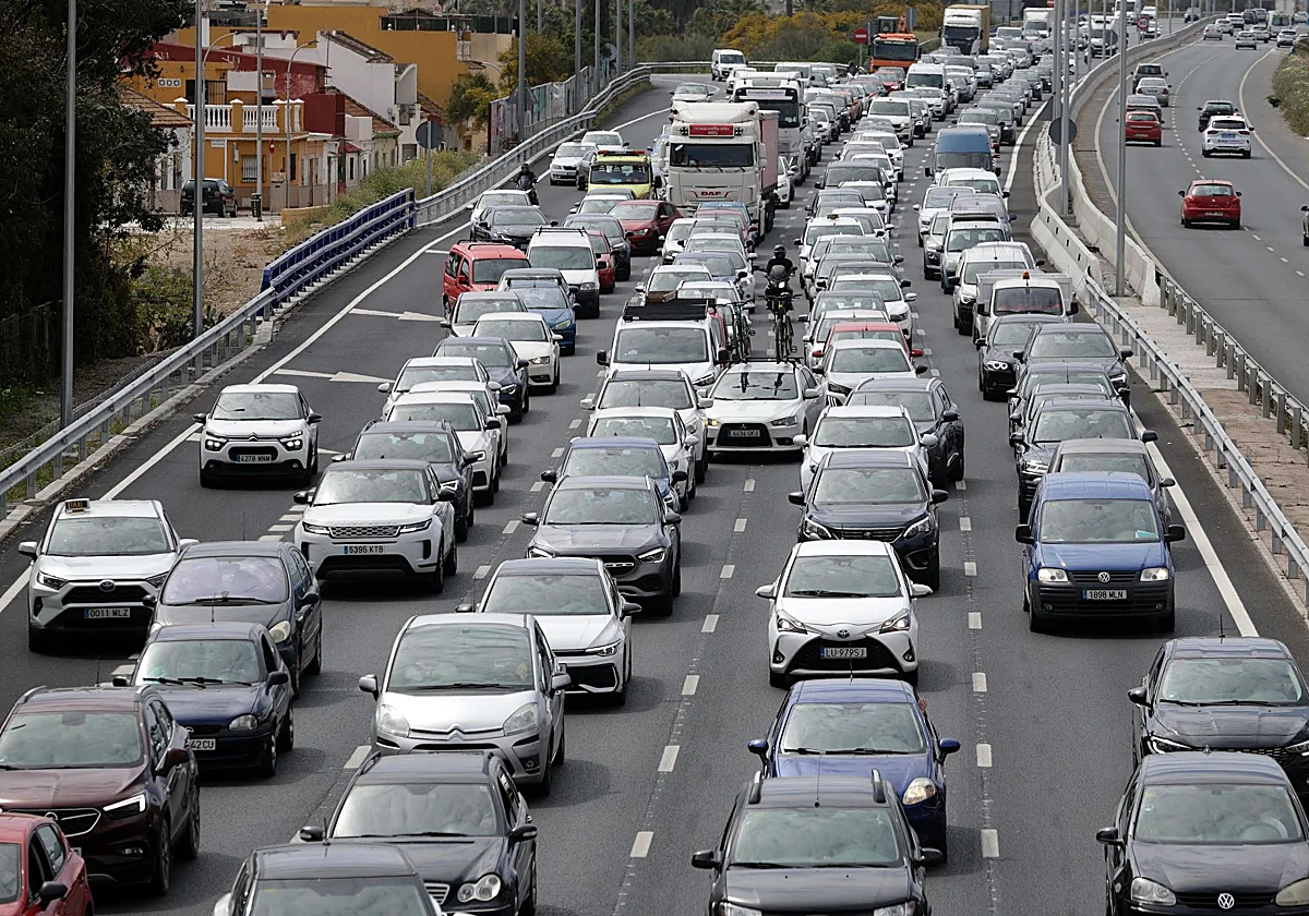 La Semana Santa deja dos fallecidos en las carreteras de Málaga, pero menos tráfico del previsto