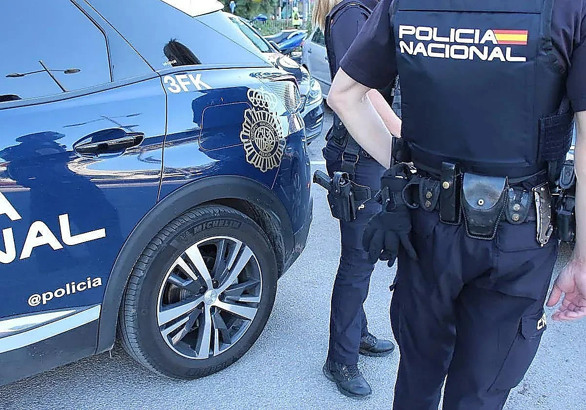 Varios encapuchados asaltan a punta de pistola una nave de Málaga: hay un trabajador herido