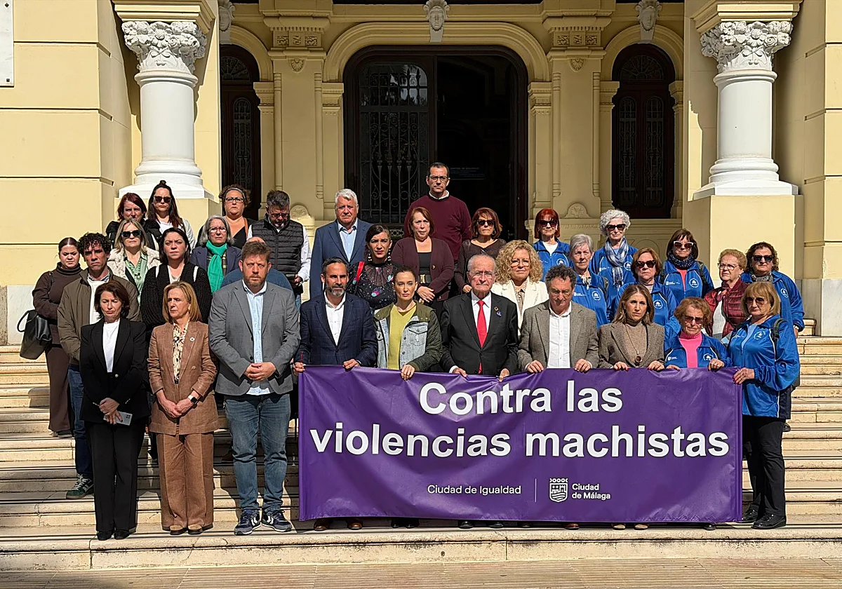 Málaga rinde tributo a los fallecidos por accidente laboral: guardará un minuto de silencio