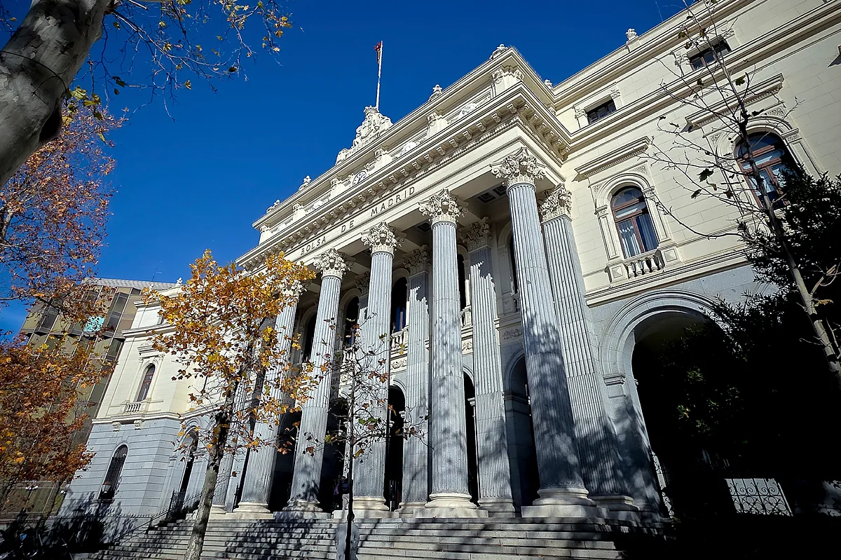 Economía cambia la Ley de Bolsa para facilitar la fusión Puig-Estée Lauder