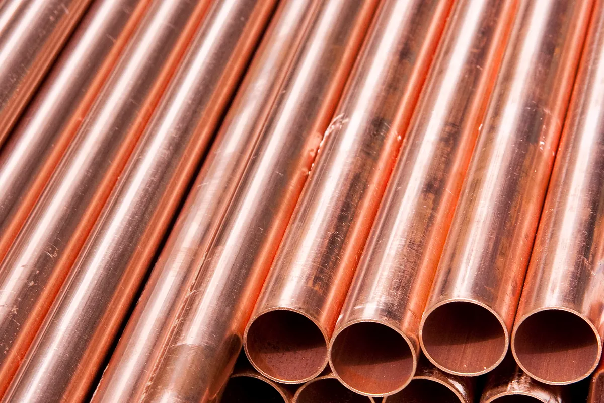 El cobre, sujeto a los destinos de Ormuz y su impacto económico