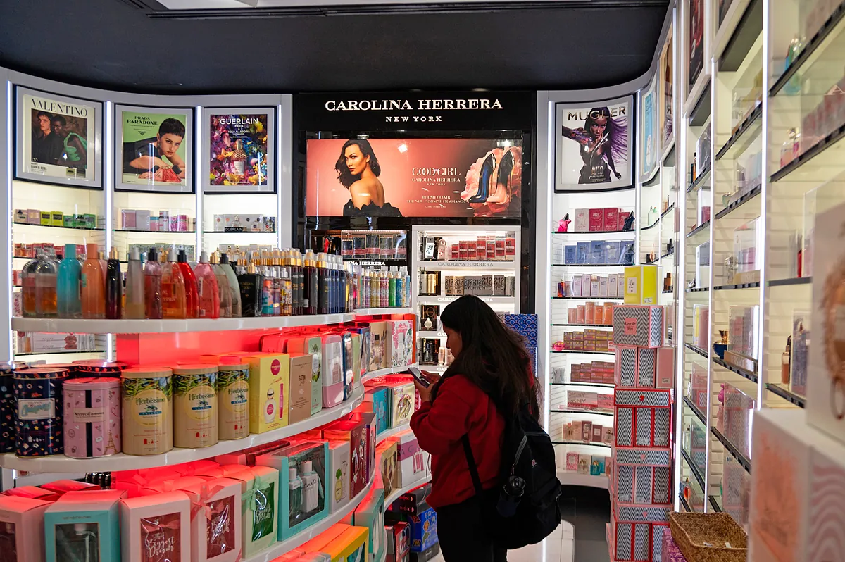 Gómez-Acebo asesora a los independientes de Puig en la fusión con Estée Lauder