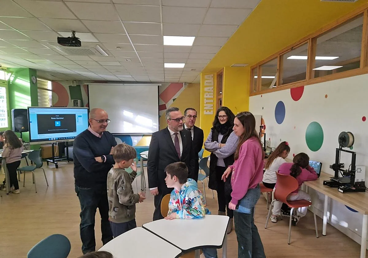 La Junta dotará con nuevas aulas digitales a doce centros educativos de Cártama