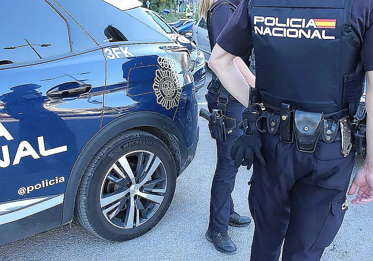 Malaga warehouse armed robbery: masked men assault worker