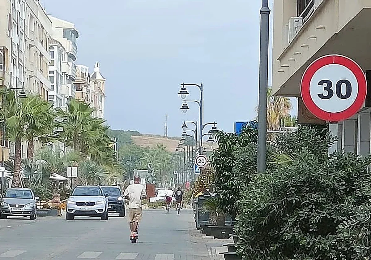 Estepona rolls out new electric scooter law: here's all you need to know
