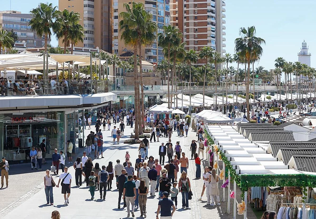Artesanía, coleccionismo y gastronomía en los mercadillos de Málaga de este fin de semana de abril
