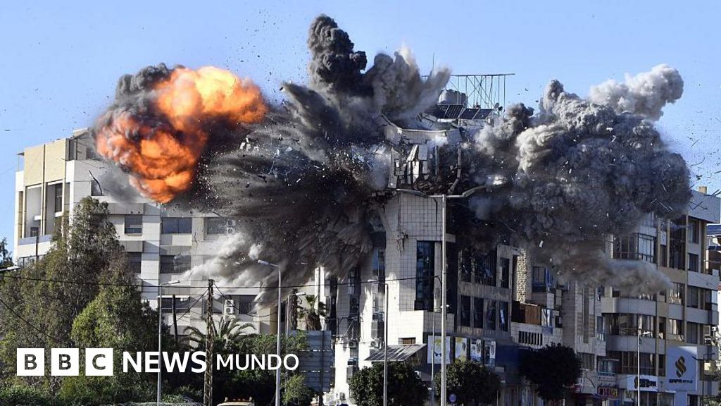 Israel mata a decenas de personas en la mayor oleada de ataques sobre Líbano desde el inicio de la guerra