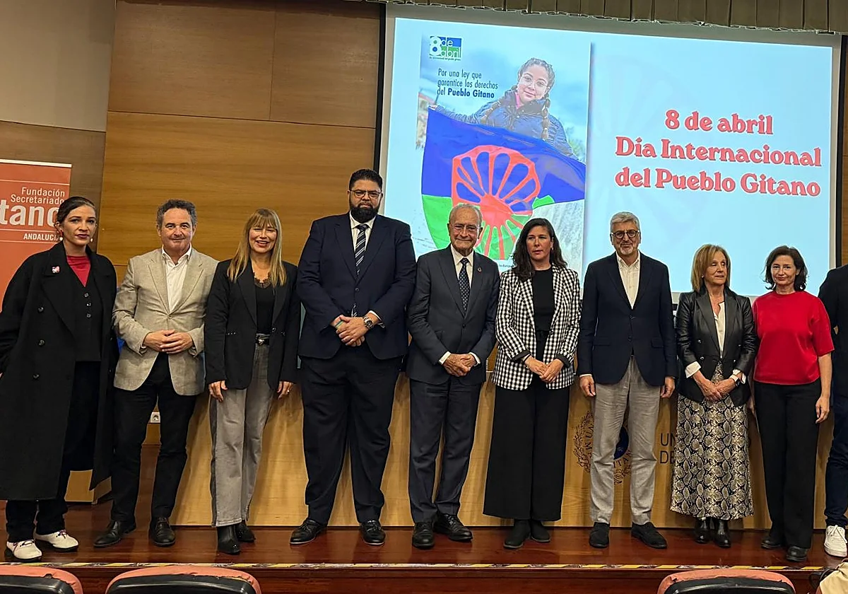 ¿Se calzarán las botas el alcalde de Málaga y Óscar Puente para ir al talud del AVE en Álora?