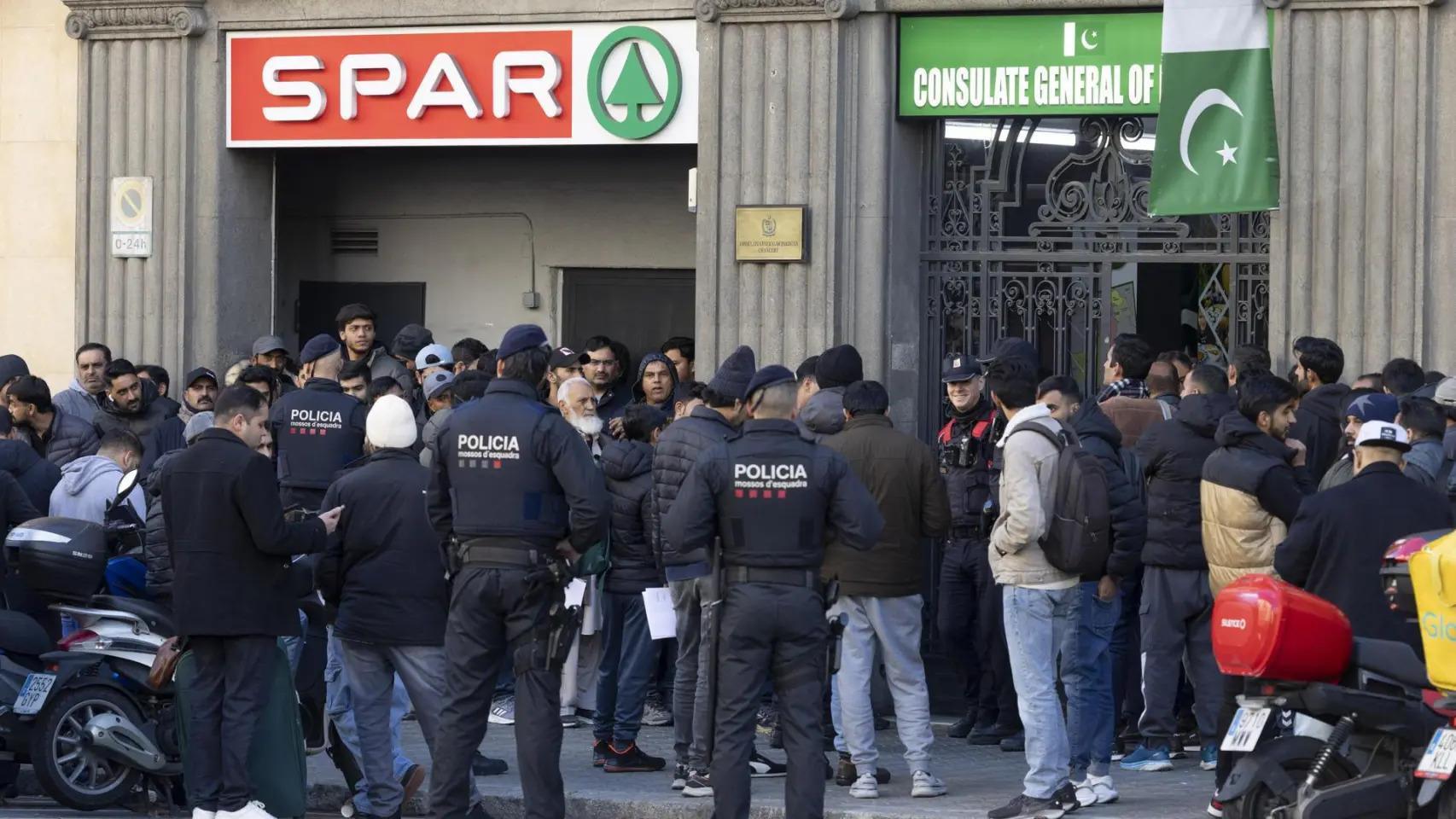 El Gobierno de Sánchez incumple la normativa de la UE al no informar a Bruselas sobre la regularización masiva