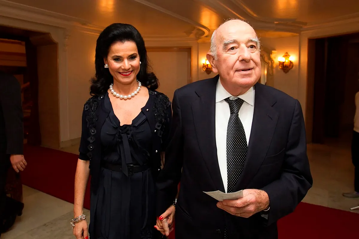 El hijo multimillonario del "banquero más rico del mundo" impugna 35 millones de dólares en gastos legales