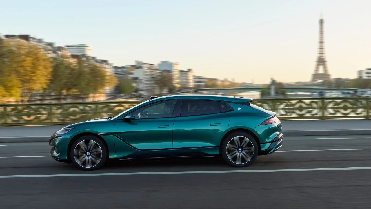 BYD ya pone precio a los primeros Denza en España: Z9GT y D9 marcan un salto claro de posicionamiento... y no son baratos