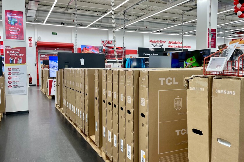 MediaMarkt deja a precio de outlet esta tele OLED de Samsung: con 144 Hz y más de 1.000 euros de descuento